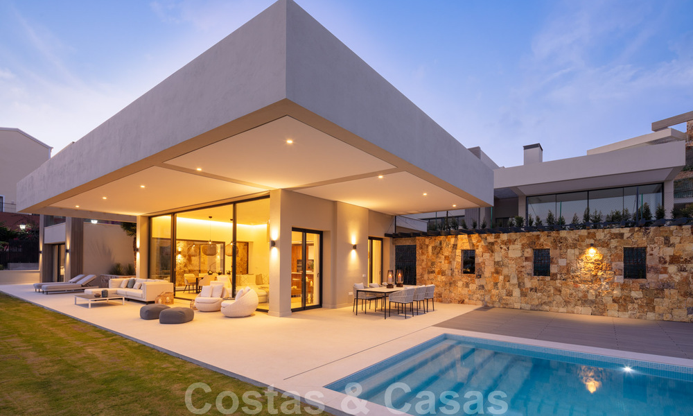 Last villa! Contemporary modern newly built villa with sea views for sale in Nueva Andalucia, Marbella 30350