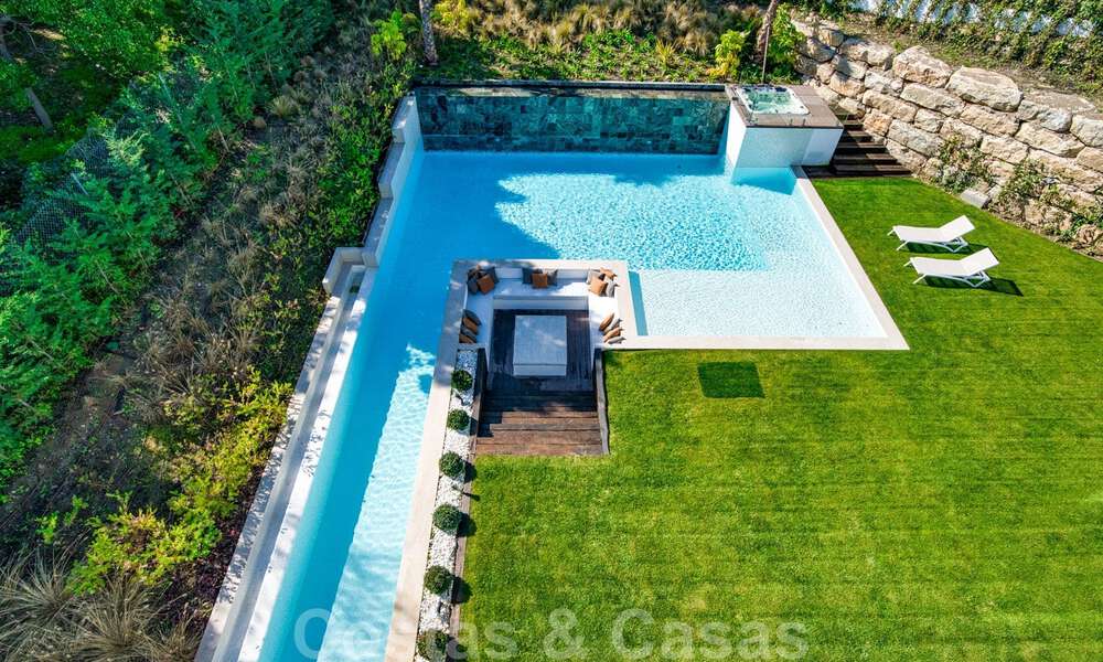 Ready to move in modern villa for sale within walking distance to amenities and Puerto Banus in Nueva Andalucia, Marbella 30700