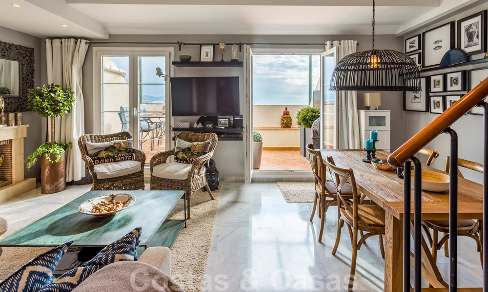 Renovated penthouse apartment for sale with sea views and within walking distance to all amenities and Puerto Banus in Nueva Andalucia, Marbella 31178