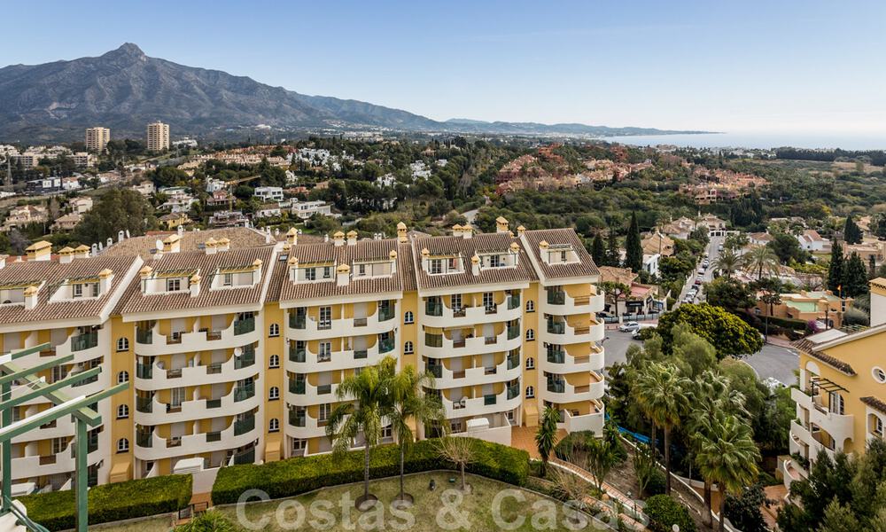 Renovated penthouse apartment for sale with sea views and within walking distance to all amenities and Puerto Banus in Nueva Andalucia, Marbella 31202