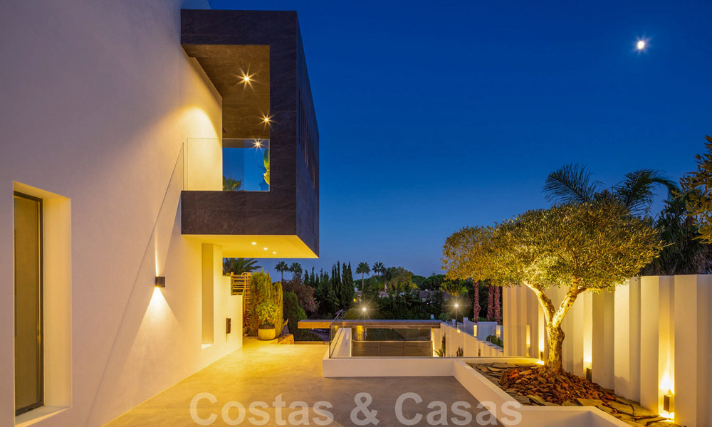 Modern design villa for sale in the heart of Nueva Andalucia, Marbella 30820