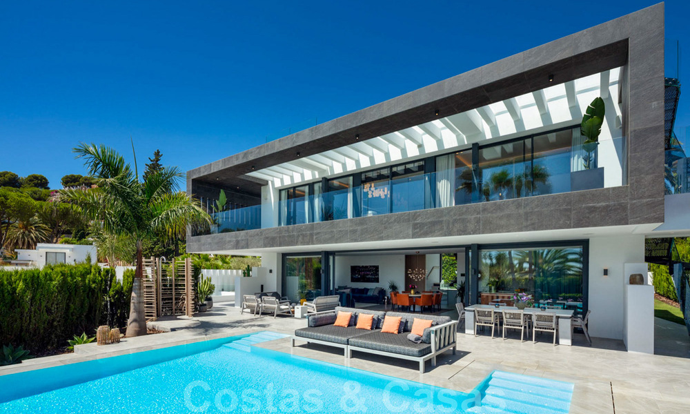 Modern design villa for sale in the heart of Nueva Andalucia, Marbella 30836