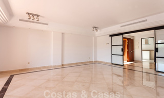 Semi-detached house for sale in a gated community on the Golden Mile in Marbella 30860 