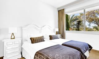 Timeless luxury flat for sale with sea views on the Golden Mile, between Puerto Banus and Marbella 30893 