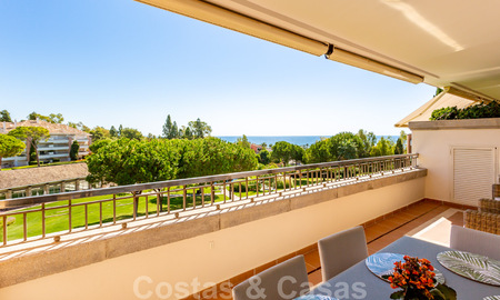 Timeless luxury flat for sale with sea views on the Golden Mile, between Puerto Banus and Marbella 30908