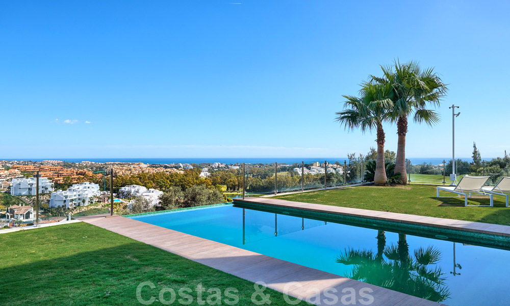 Modern villa for sale, frontline golf with panoramic mountain, golf and sea views in Benahavis - Marbella 31009