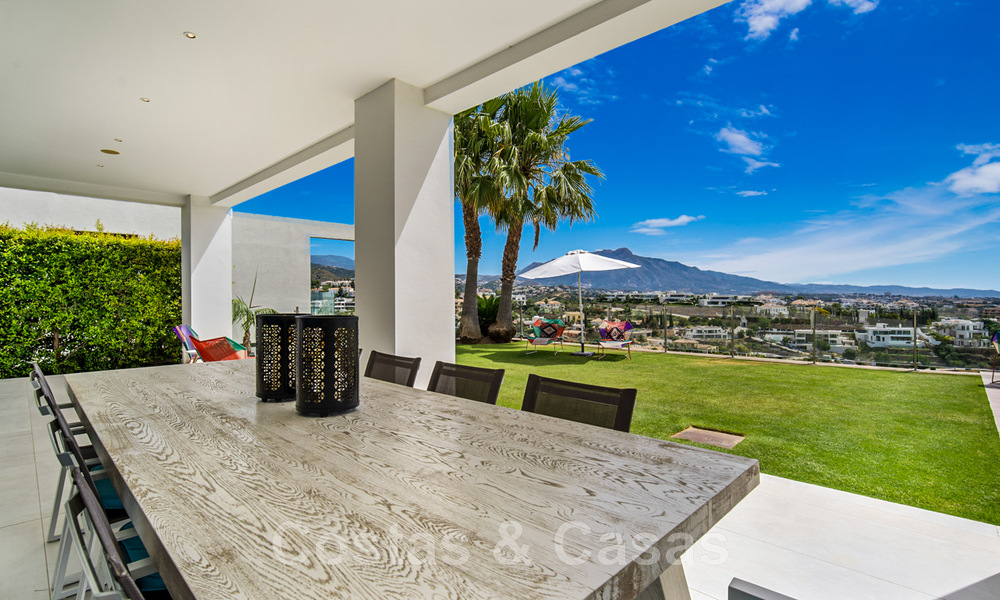 Modern villa for sale, frontline golf with panoramic mountain, golf and sea views in Benahavis - Marbella 42262