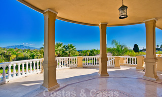 Stately classic Mediterranean style country villa for sale on the New Golden Mile near the beach and Estepona Centre 31389 
