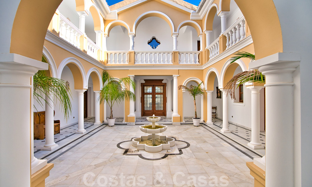 Stately classic Mediterranean style country villa for sale on the New Golden Mile near the beach and Estepona Centre 31403