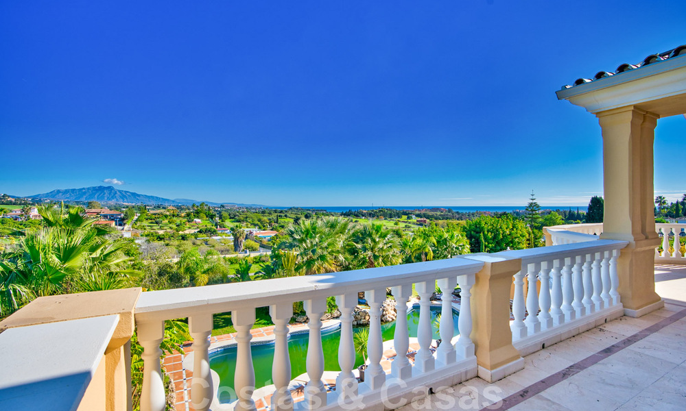 Stately classic Mediterranean style country villa for sale on the New Golden Mile near the beach and Estepona Centre 31413