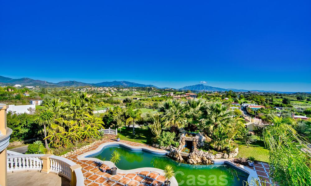 Stately classic Mediterranean style country villa for sale on the New Golden Mile near the beach and Estepona Centre 31415