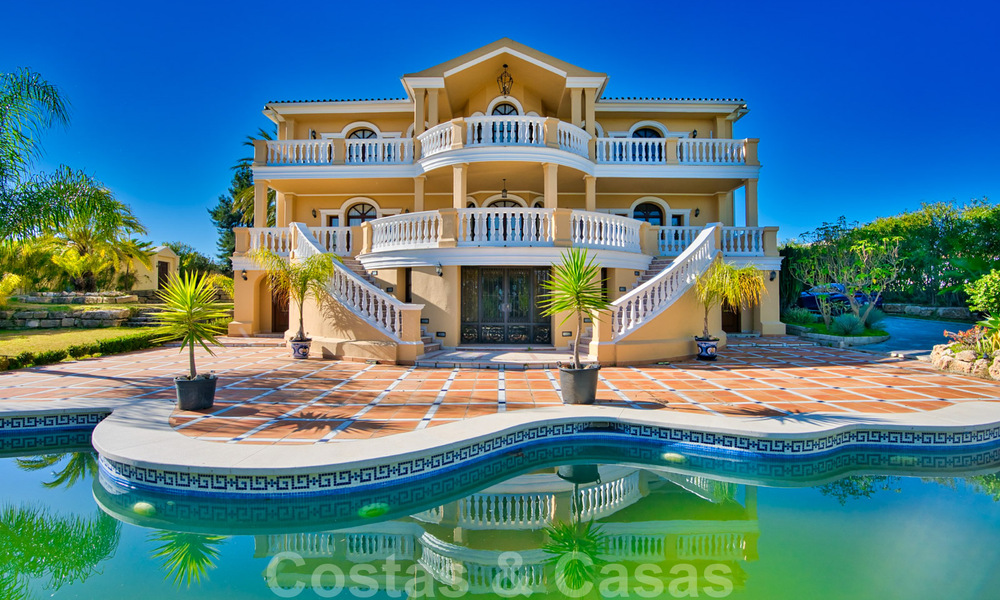 Stately classic Mediterranean style country villa for sale on the New Golden Mile near the beach and Estepona Centre 31444