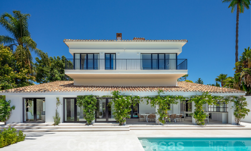 Ready to move into, First line golf, fully renovated luxury villa in gated and secured residential area for sale in Nueva Andalucia, Marbella 31226