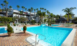 Prime location, fully renovated penthouse with partial sea views for sale in Puente Romano - Golden Mile, Marbella 31243 