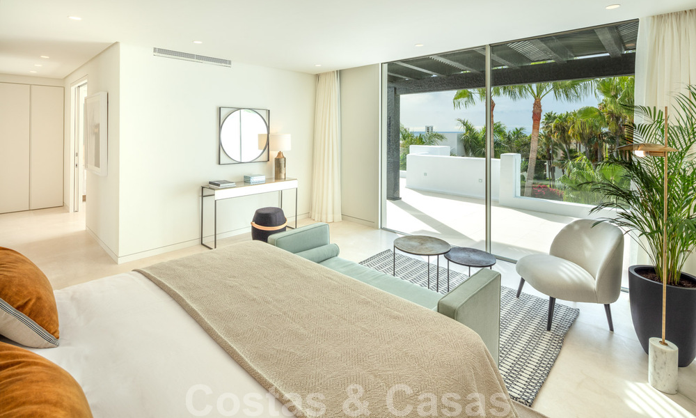 Prime location, fully renovated penthouse with partial sea views for sale in Puente Romano - Golden Mile, Marbella 31247