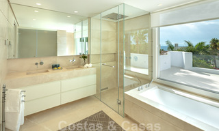 Prime location, fully renovated penthouse with partial sea views for sale in Puente Romano - Golden Mile, Marbella 31249 