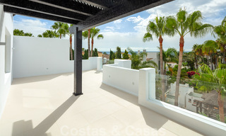 Prime location, fully renovated penthouse with partial sea views for sale in Puente Romano - Golden Mile, Marbella 31255 