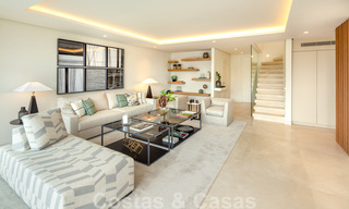 Prime location, fully renovated penthouse with partial sea views for sale in Puente Romano - Golden Mile, Marbella 31263 