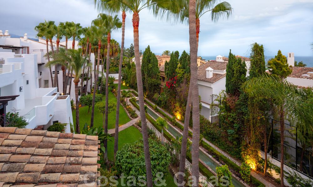 Prime location, fully renovated penthouse with partial sea views for sale in Puente Romano - Golden Mile, Marbella 31275