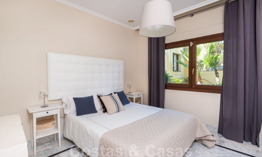 Spacious luxury flat with a large terrace in a small residence on the Golden Mile for sale in Marbella 31448