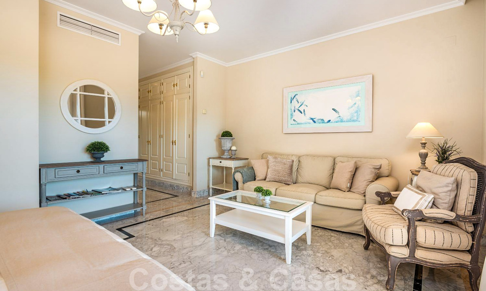 Spacious luxury flat with a large terrace in a small residence on the Golden Mile for sale in Marbella 31461