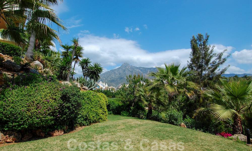 Spacious luxury flat with a large terrace in a small residence on the Golden Mile for sale in Marbella 31598
