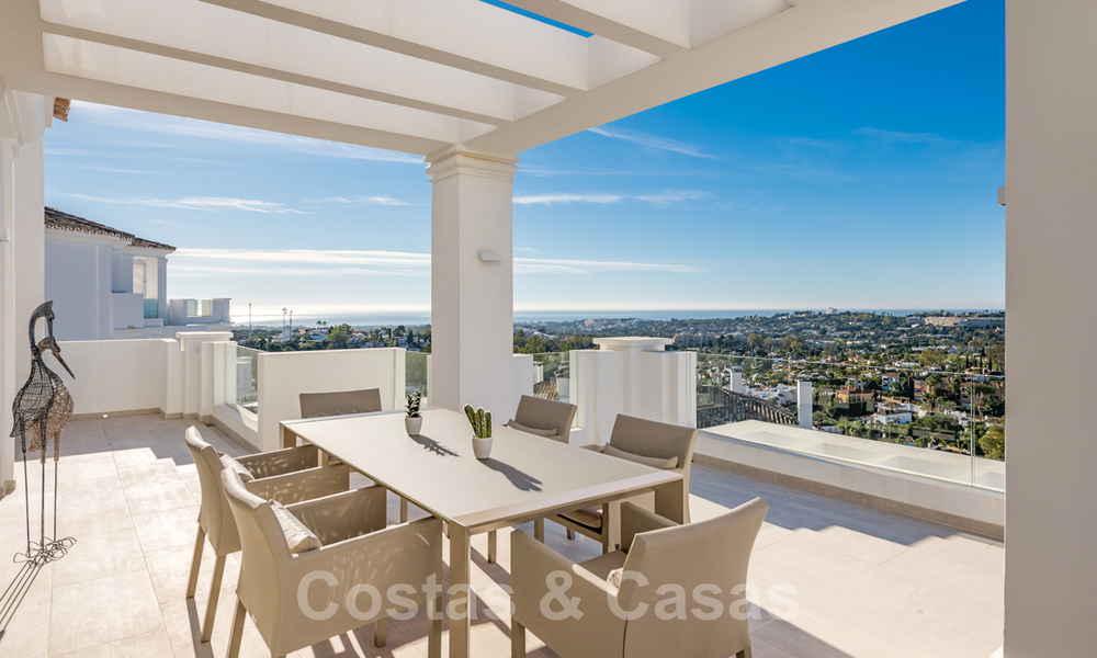 Move in ready, new luxury penthouse for sale with panoramic sea views in an exclusive development in Nueva Andalucia in Marbella 31538