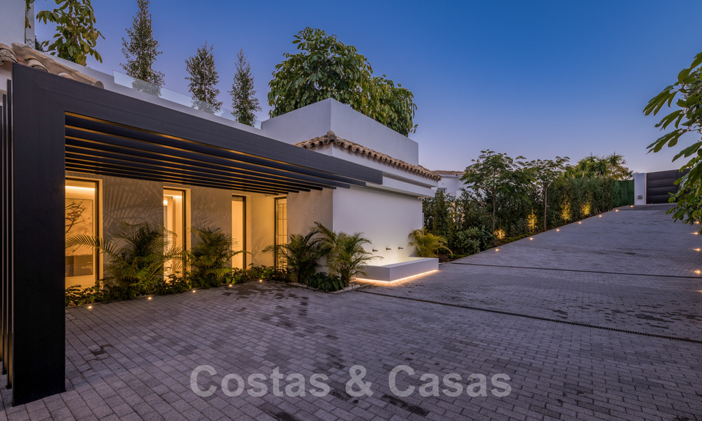 Refurbished luxury villa in contemporary style for sale, close to amenities in the golf valley of Nueva Andalucia, Marbella 31781