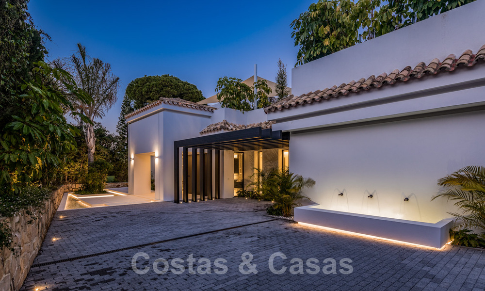 Refurbished luxury villa in contemporary style for sale, close to amenities in the golf valley of Nueva Andalucia, Marbella 31785