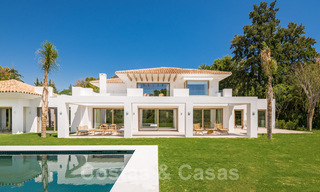 Luxurious villa for sale in a timeless style, close to amenities and the golf course on the New Golden Mile between Marbella and Estepona 31803 