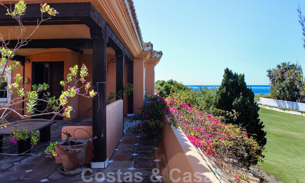 Frontline golf and beach villa for sale in Marbella West with unique golf and sea views! Reduced in price. 31847