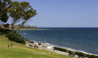 Frontline beach penthouse apartment for sale with private pool on the New Golden Mile, between Marbella and Estepona 32194 