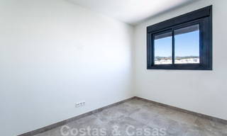 Elegant modern apartment with sea- and city views for sale in the centre of Estepona 32239 