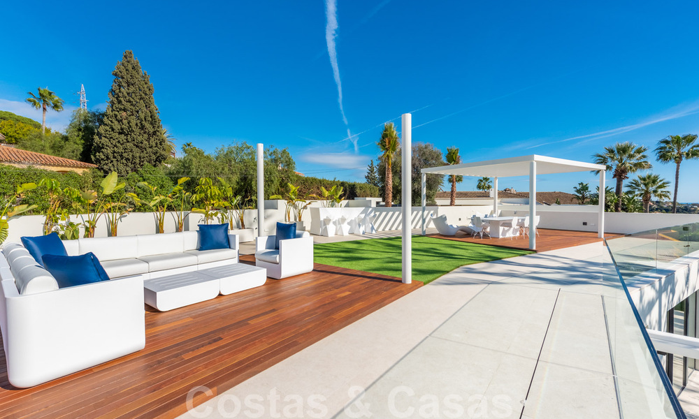 Elegant and spacious modern new villa for sale with stunning panoramic sea views in Elviria, Marbella 32325