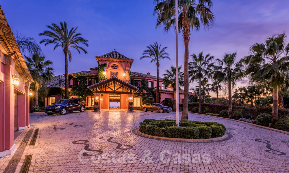 Elegant, Mediterranean style estate with sea views for sale in Benahavis - Marbella 32338