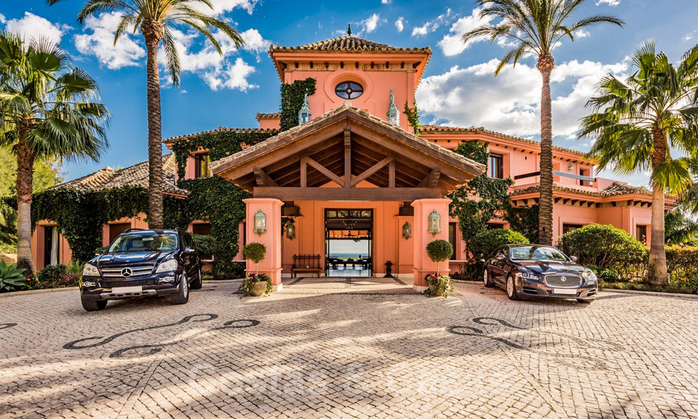 Elegant, Mediterranean style estate with sea views for sale in Benahavis - Marbella 32344