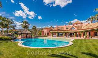 Elegant, Mediterranean style estate with sea views for sale in Benahavis - Marbella 32345 