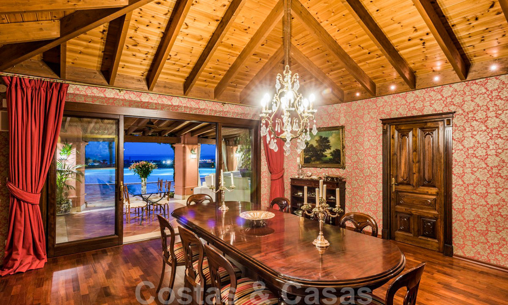 Elegant, Mediterranean style estate with sea views for sale in Benahavis - Marbella 32348