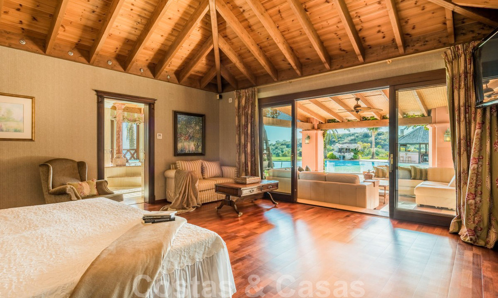 Elegant, Mediterranean style estate with sea views for sale in Benahavis - Marbella 32363