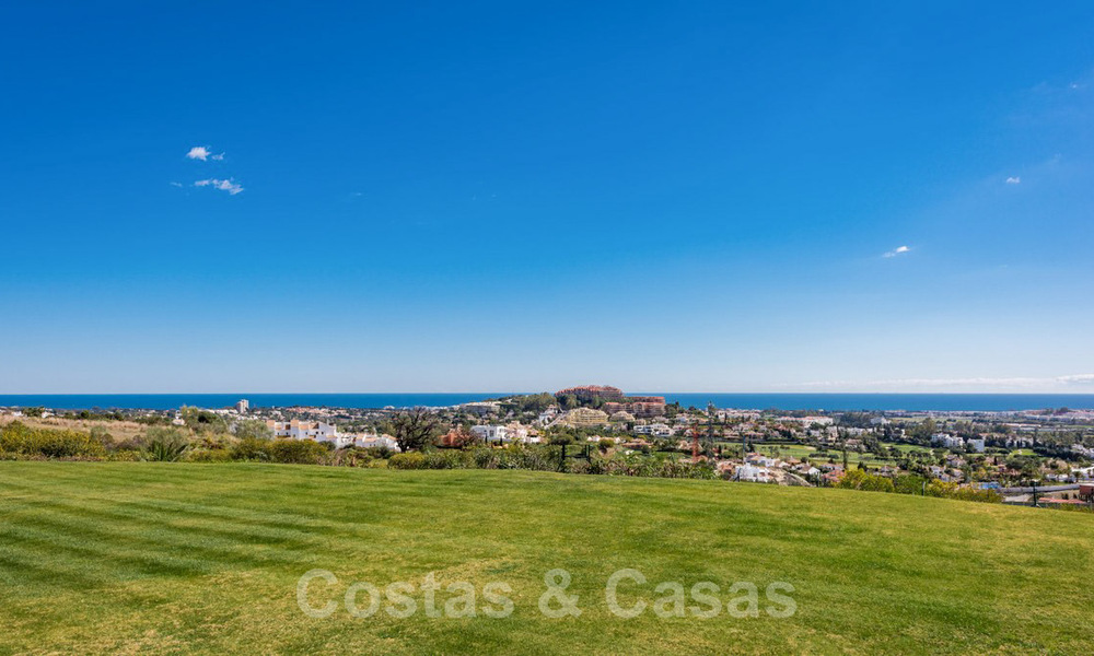 Elegant, Mediterranean style estate with sea views for sale in Benahavis - Marbella 32364