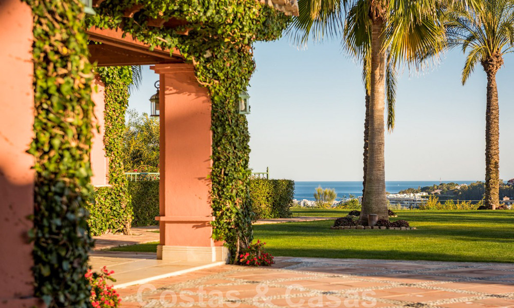 Elegant, Mediterranean style estate with sea views for sale in Benahavis - Marbella 32365
