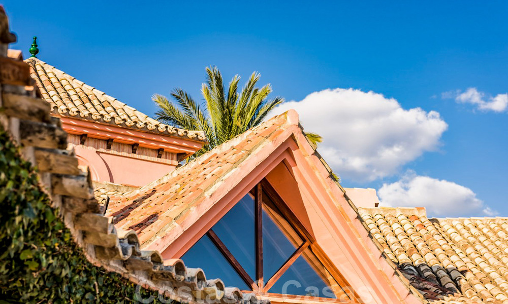 Elegant, Mediterranean style estate with sea views for sale in Benahavis - Marbella 32369