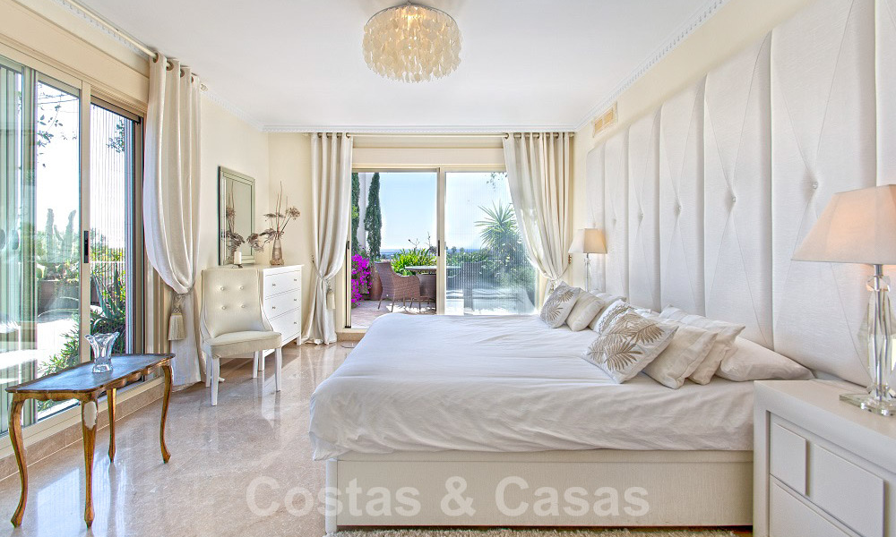 Gorgeous south facing penthouse with stunning sea- and mountain views for sale in the Golf Valley of Nueva Andalucia, Marbella 32438