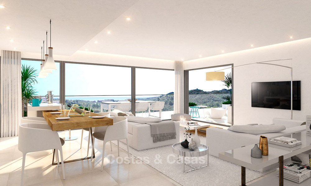 Stunning penthouse for sale with nature and sea views on the New Golden Mile, Marbella - Estepona. 32565