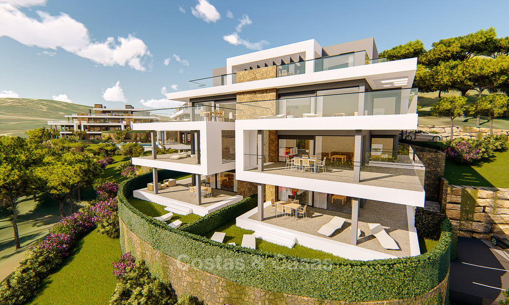 Stunning penthouse for sale with nature and sea views on the New Golden Mile, Marbella - Estepona. 32573