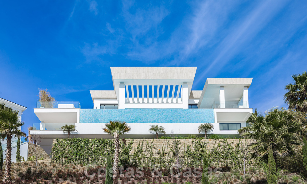 Exclusive modern villa for sale with panoramic mountain, golf and sea views in Marbella - Benahavis. Ready to move in. 32610