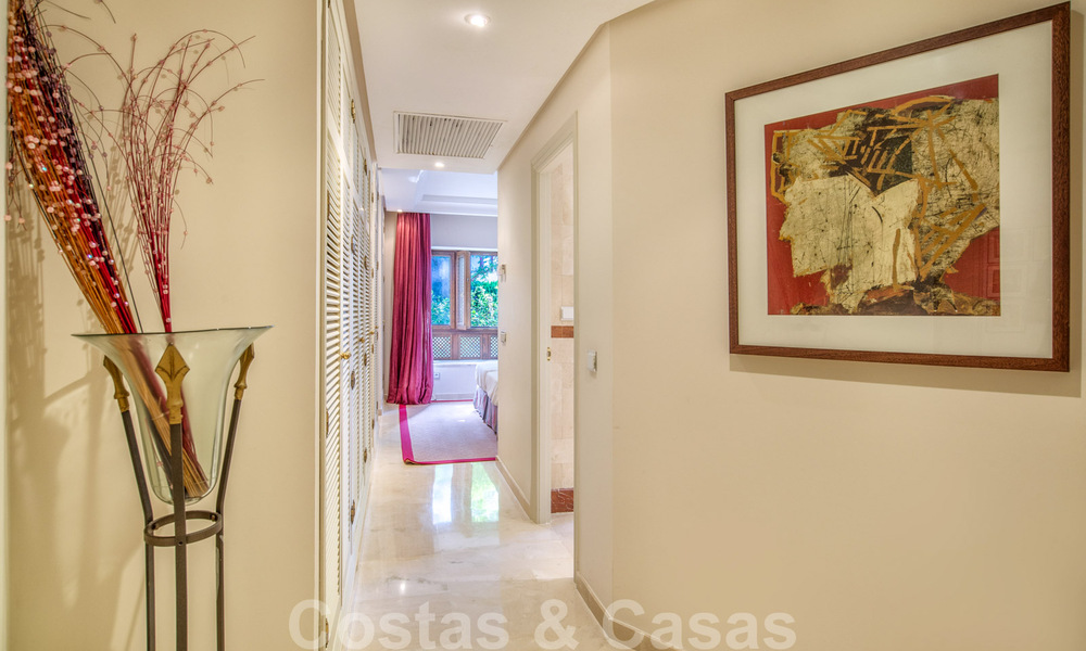 4-bedroom luxury flat in a frontline beach complex at walking distance to Puerto Banus in Marbella 32818