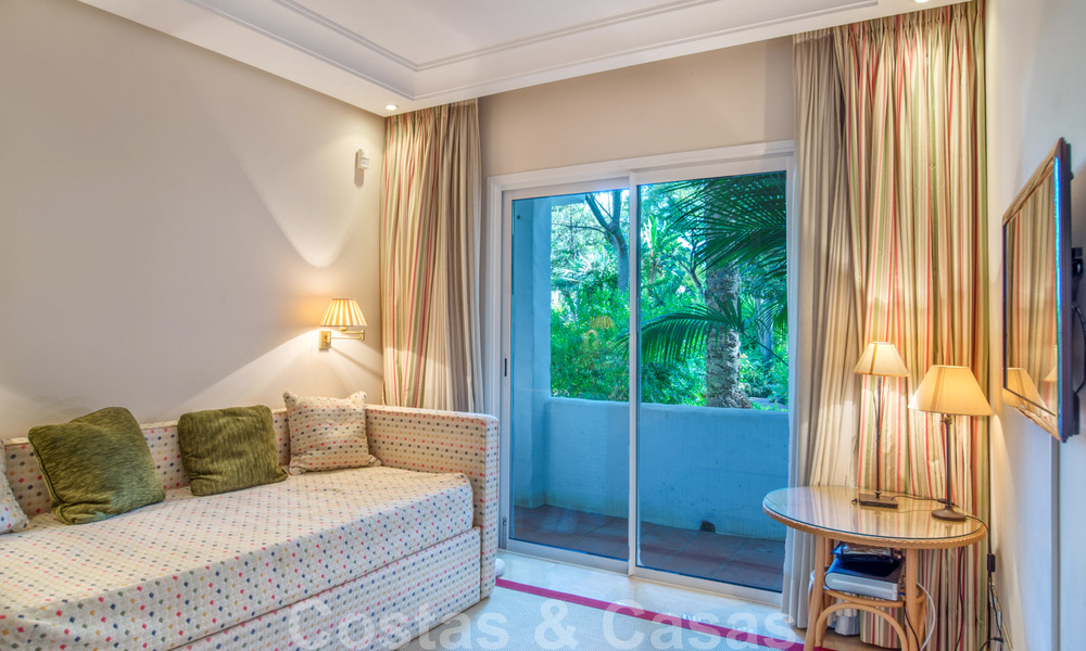 4-bedroom luxury flat in a frontline beach complex at walking distance to Puerto Banus in Marbella 32835