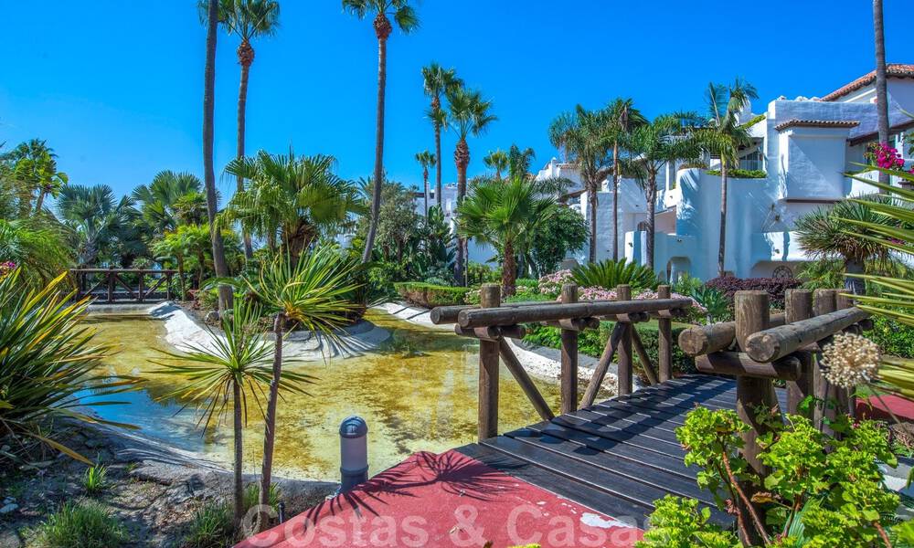 4-bedroom luxury flat in a frontline beach complex at walking distance to Puerto Banus in Marbella 32843