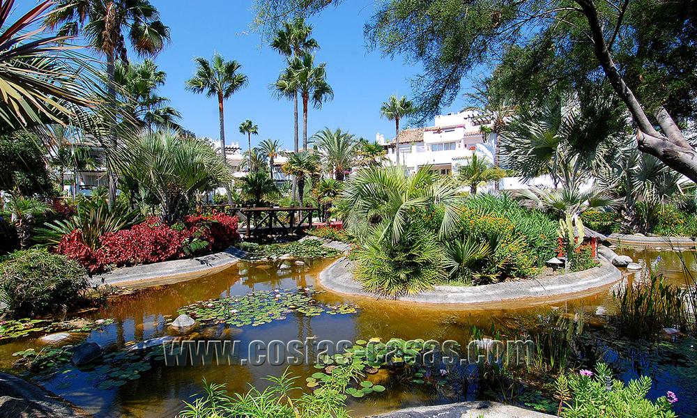 4-bedroom luxury flat in a frontline beach complex at walking distance to Puerto Banus in Marbella 32850